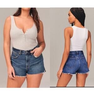 Abercrombie High Rise The Mom Short Curve Love Denim Cutoff Hem NEW - Size 37/24